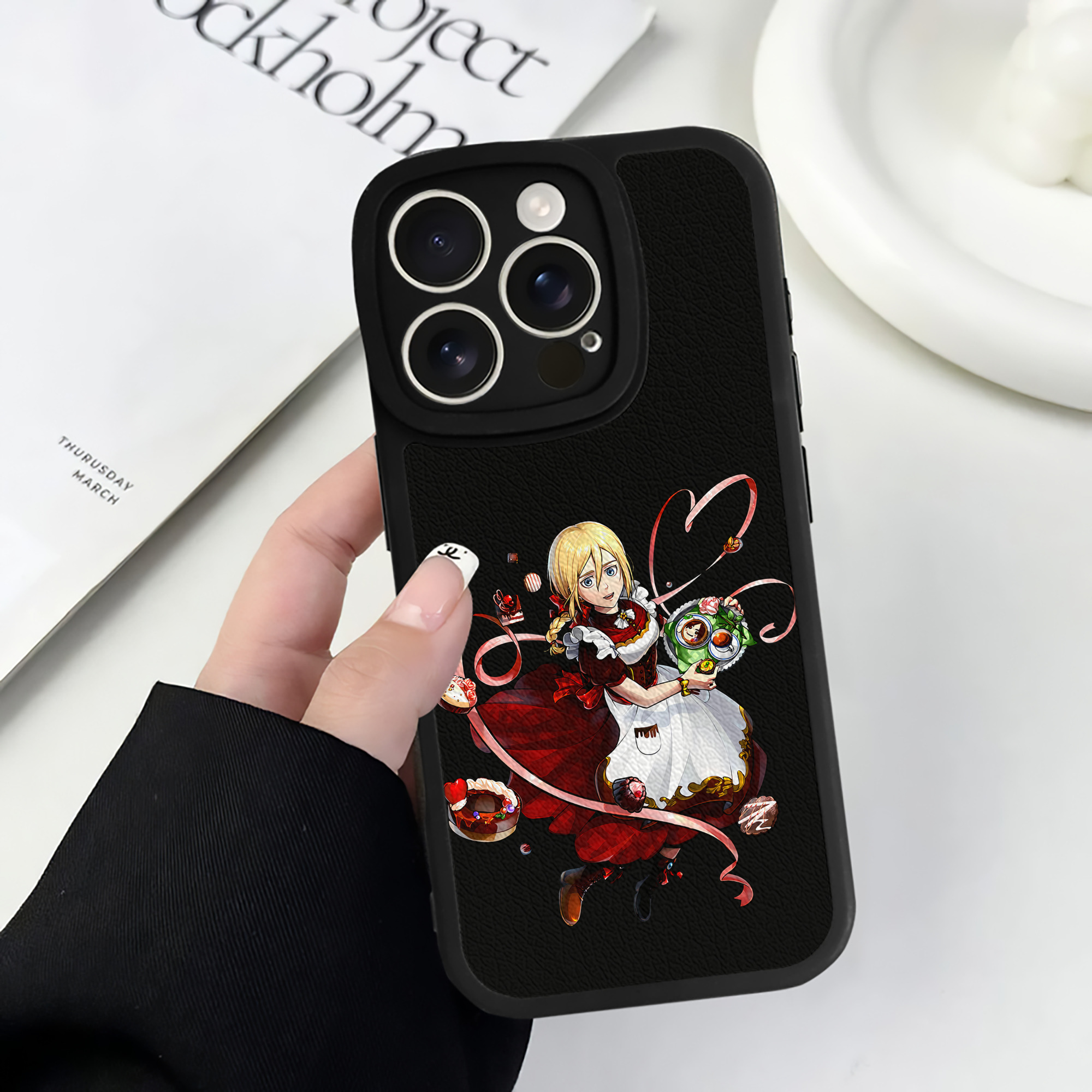 （画像用） 進撃の巨人 クリスタ·レンズ Attack on Titan Christa Lenz 【iPhone 16シリーズ対応】シリコンスマホケース（レザー調） 材質：シリコン